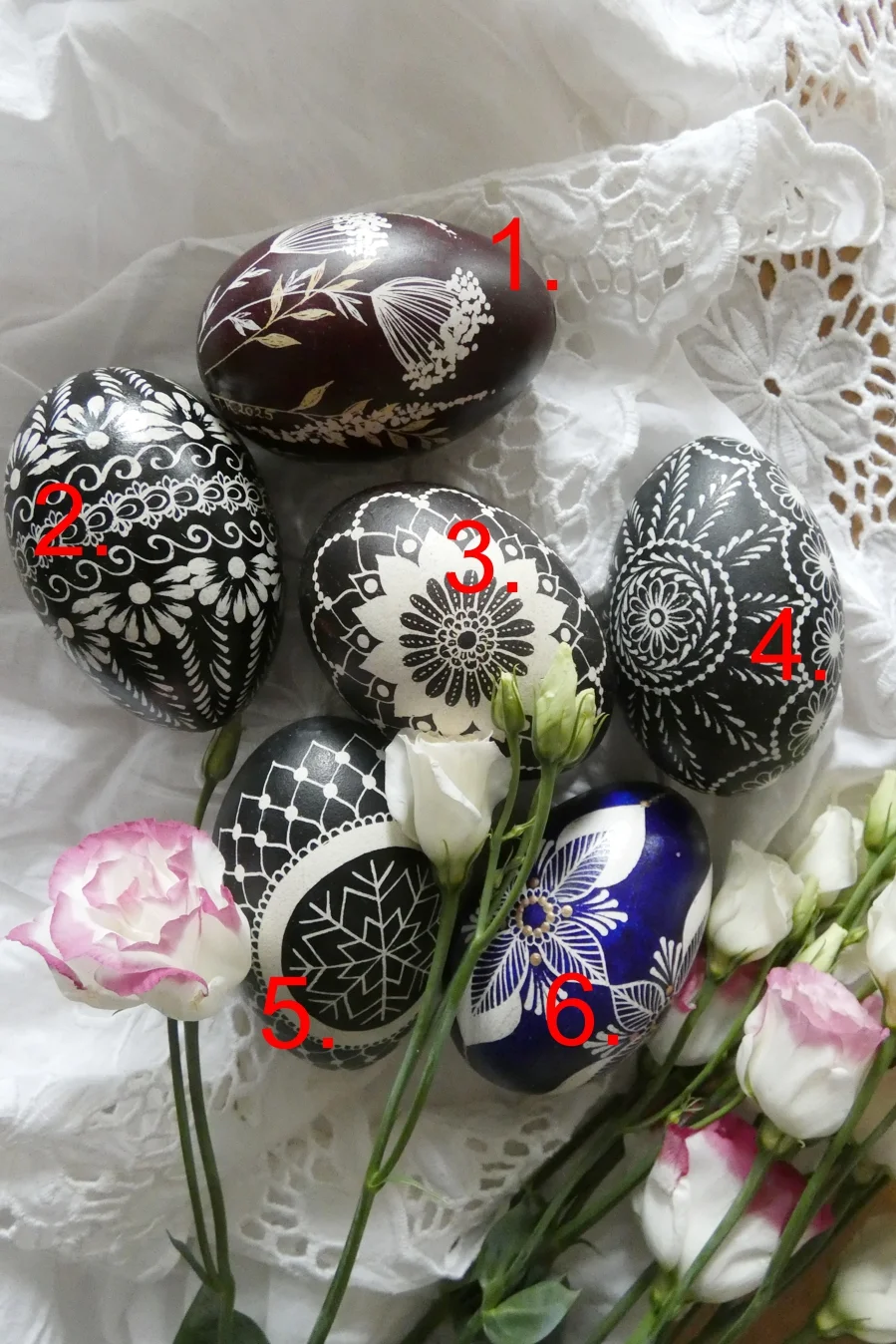 Pisanka batik w czerni - różne wzory