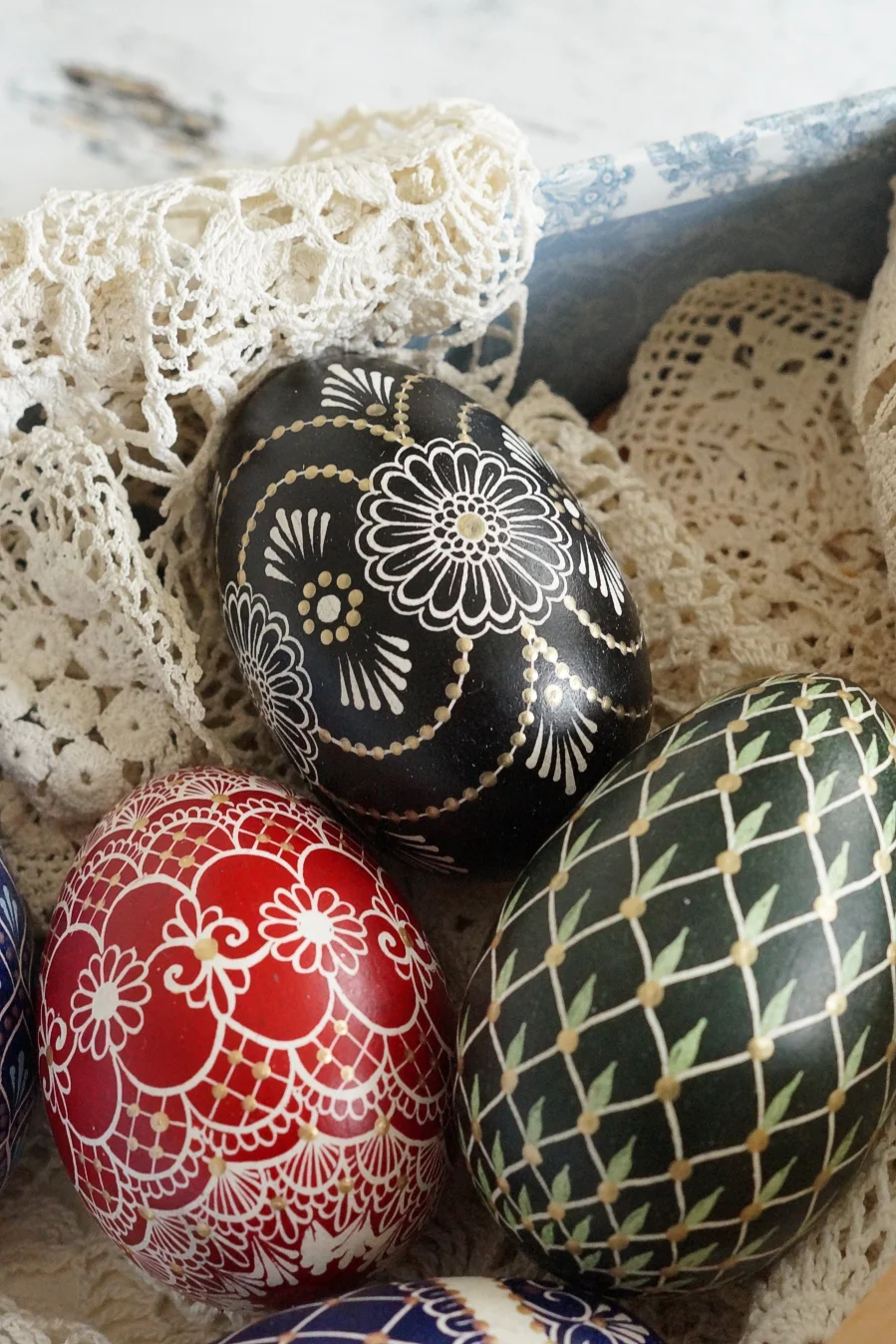 Naturalna pisanka batikowa - różne kolory