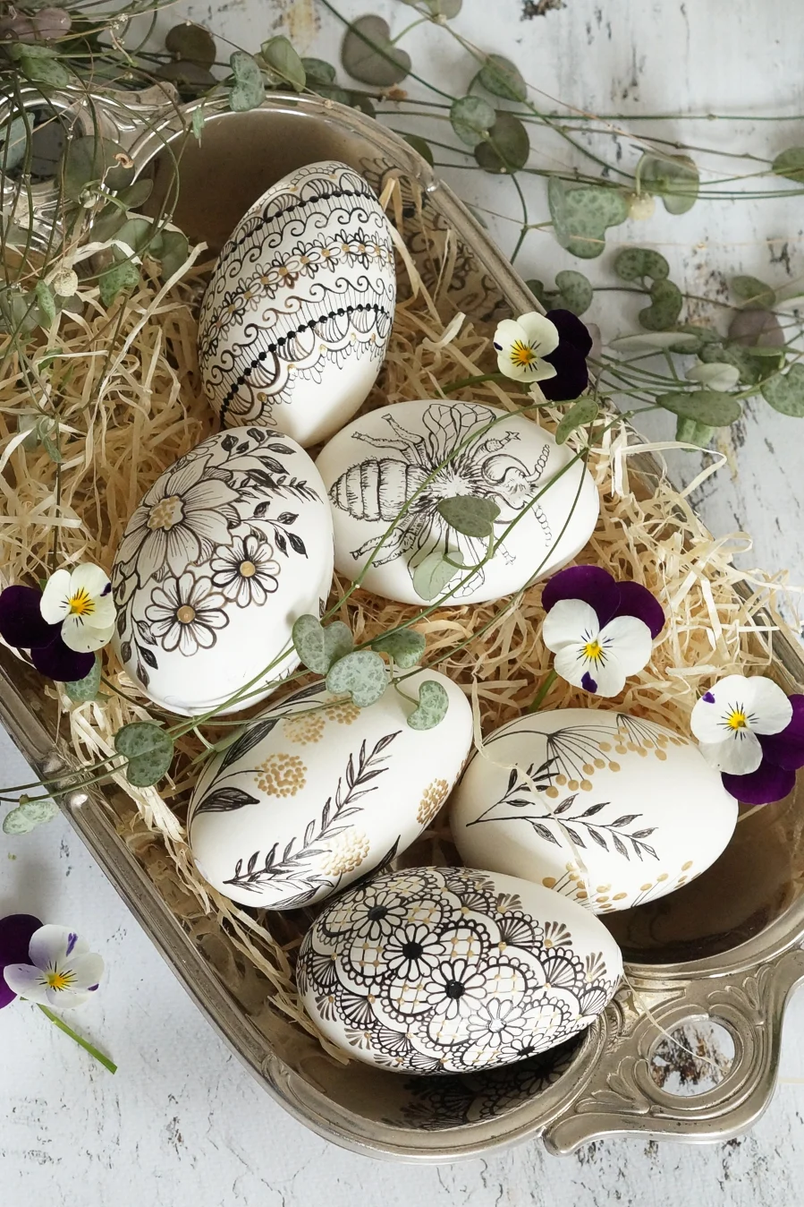 Naturalna pisanka batikowa