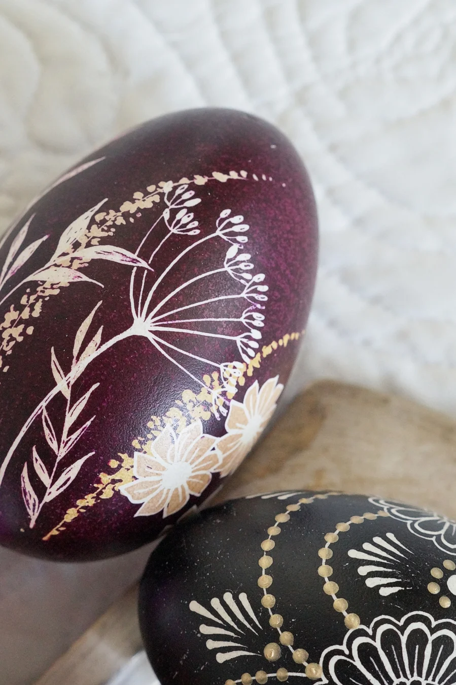 Tradycyjna pisanka batikowa - różne wzory i kolory